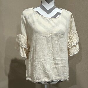 UMGEE Women’s Cream Ruffle/Layered top, like new!